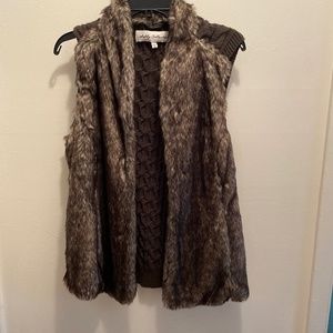 Faux fur vest size medium-Sebby Collection